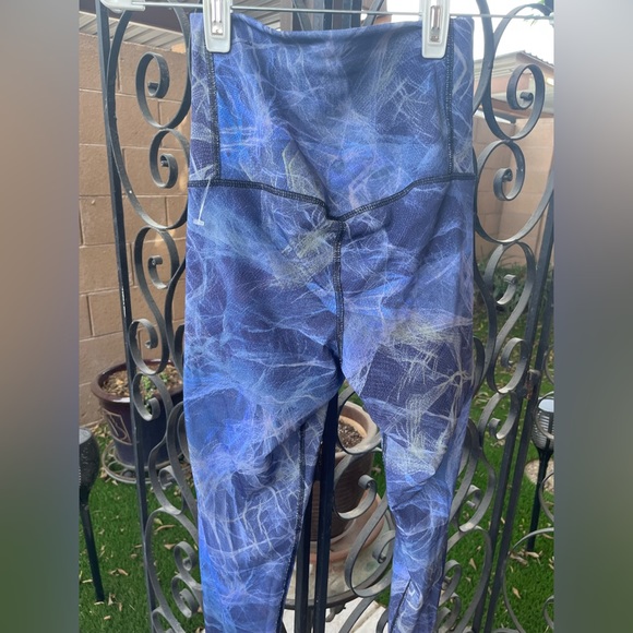 New Nike Dri-Fit Abstract Print Mesh Leggings Compression Short Built In XS TP - Picture 2 of 16